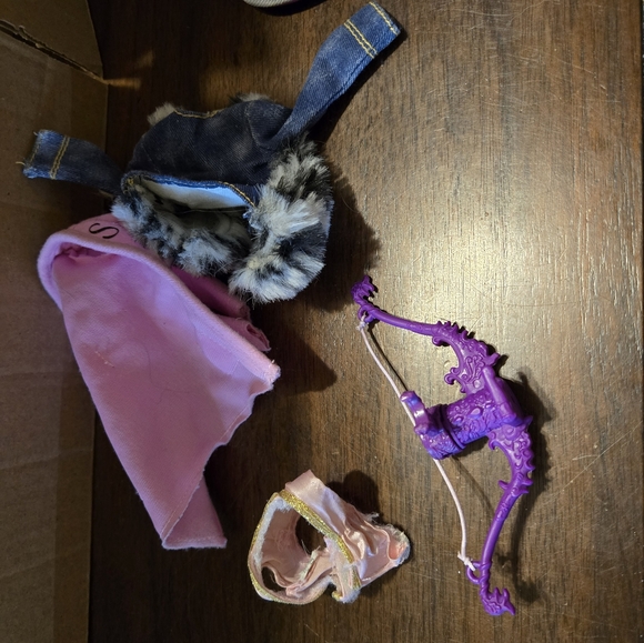 Misc doll collection - Picture 2 of 6